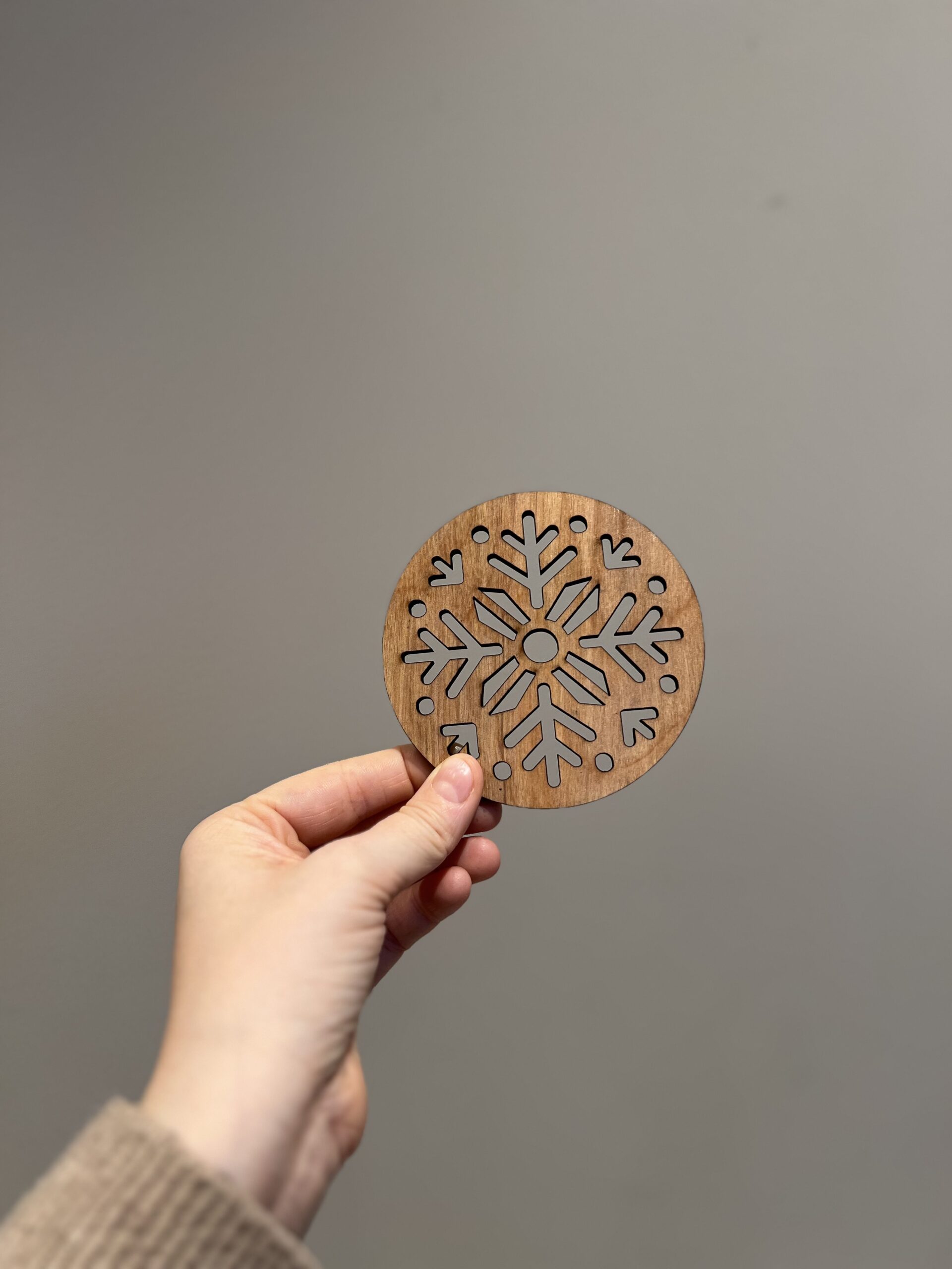 Bilde av den klare forsiden på snøflak drikkeunderlag, design 1 av 2.