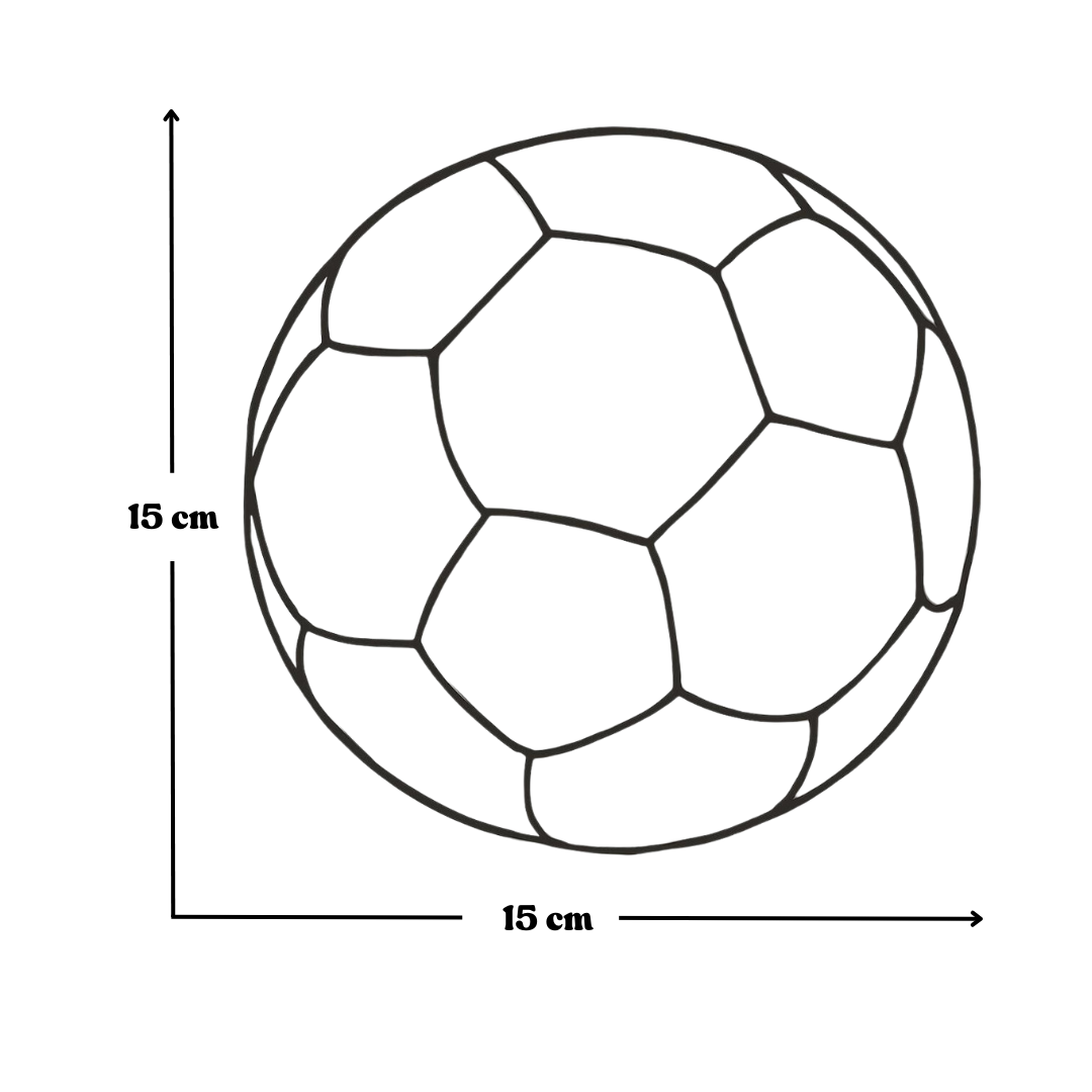 Størrelsesoversikt på personlig navneskilt med fotballfigur.